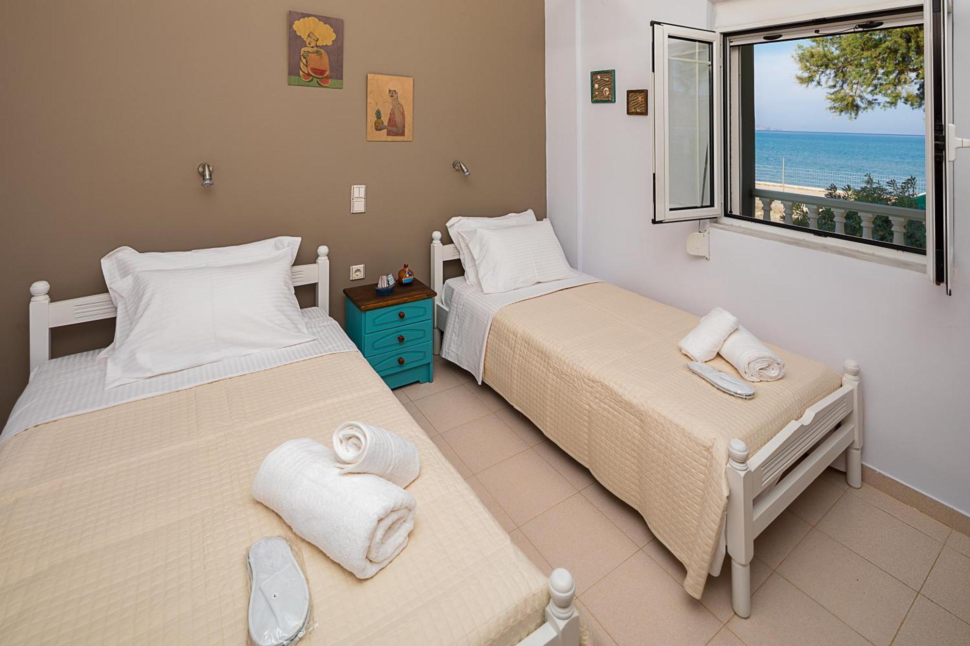 Big Blue Exclusive Beachfront Villa Kíssamos Exterior foto